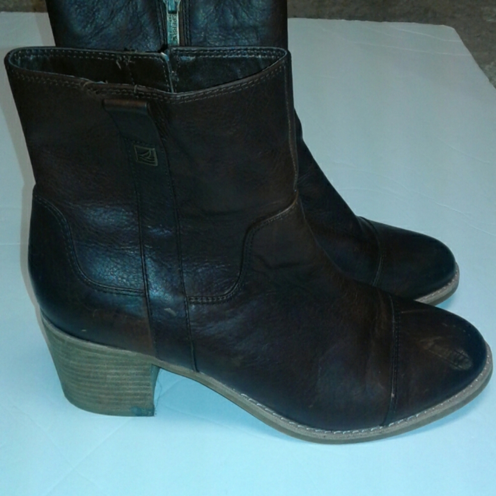 CHOCOLATE SPERRY BOOTS - Picture 2 of 4